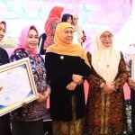 Sukses Usaha Frozen Food, Perempuan Ponorogo Dapat Penghargaan OASE Indonesia Bangkit