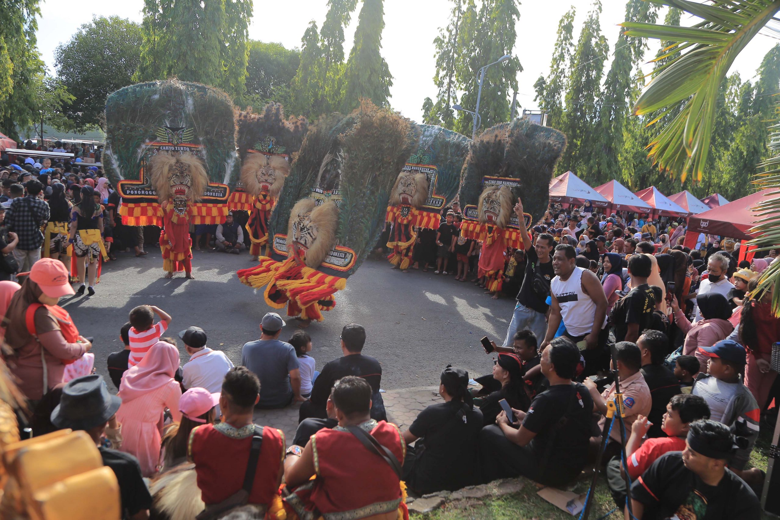 Hiburan dan Makanan Gratis dari DPRD di HUT ke-527 Ponorogo